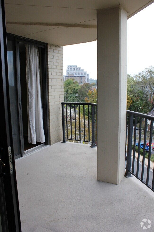 Chevy Chase Village Apartments for Rent with Wheelchair Access Chevy