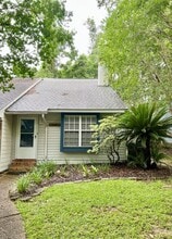 Building Photo - 3011 Richview Park Cir S