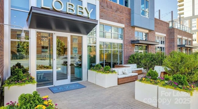 Building Photo - 650 E Brooklyn Vlg Ave