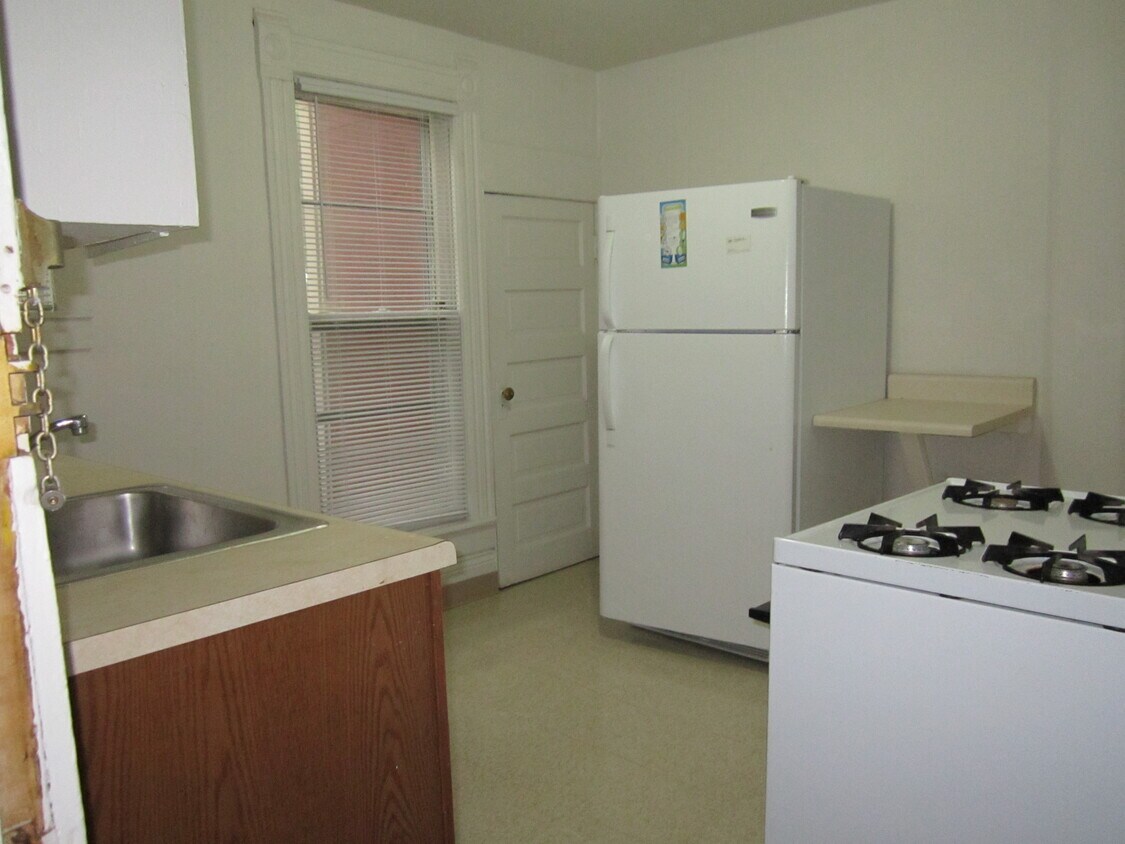 Primary Photo - 124 Trinity Pl