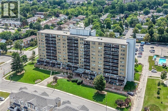 Building Photo - 15 Albright Rd