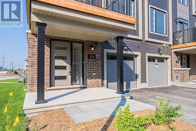 Building Photo - 524 Woodlily Private