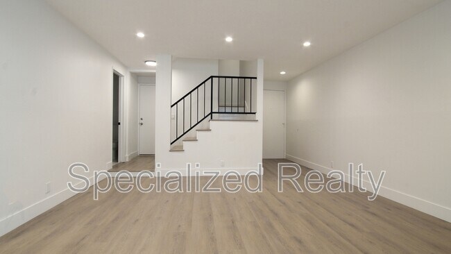 Foto del edificio - 9603 Van Nuys Blvd