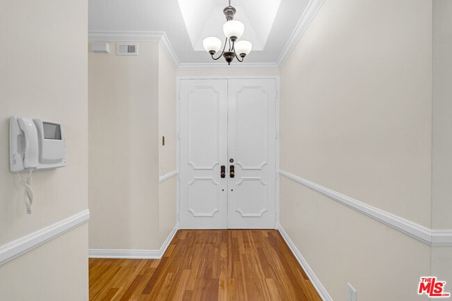 Foto del edificio - 1370 Kelton Ave