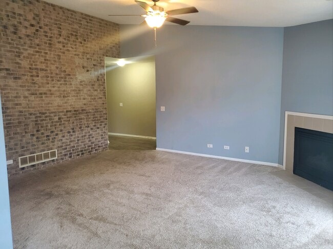 Building Photo - 340 Woodridge Cir