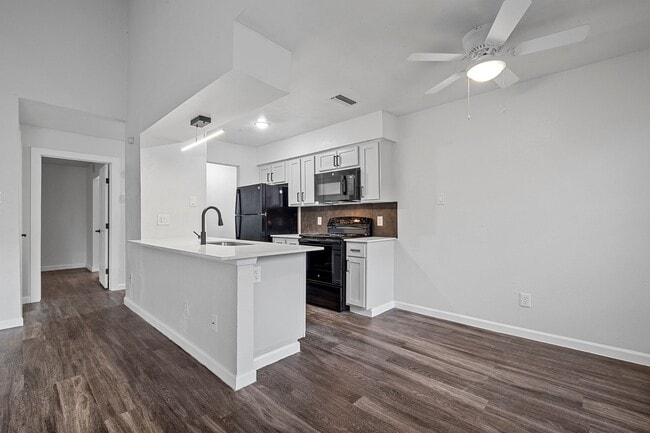 Building Photo - Oakline Apartments