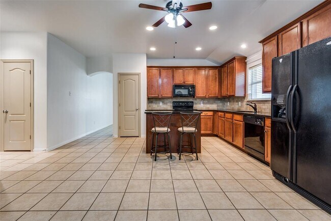 Foto del edificio - 13253 Poppy Hill Ln