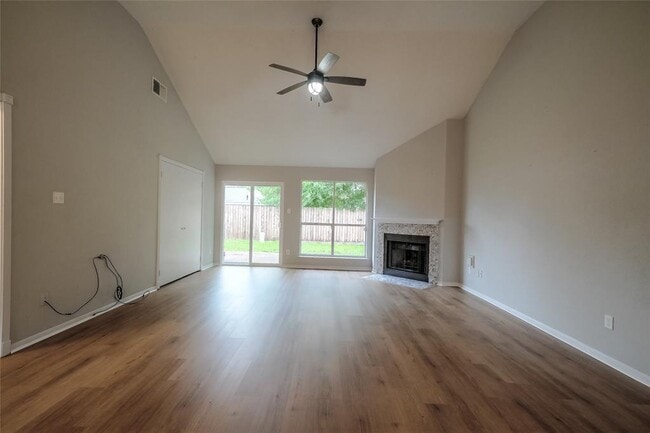 Building Photo - 10914 Golden Grain Dr