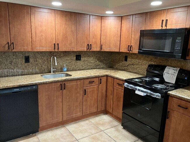 Foto del edificio - 8730 SW 133rd Avenue Rd