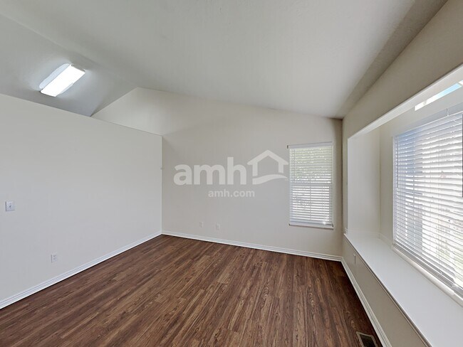 Foto del edificio - 4833 S 3575 W