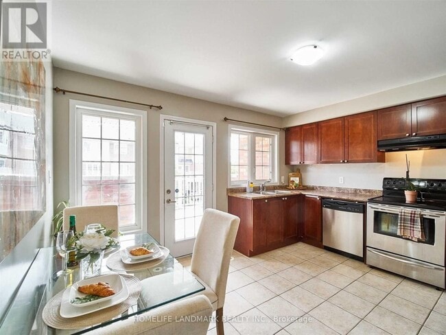 Building Photo - 224 Rouge River Dr