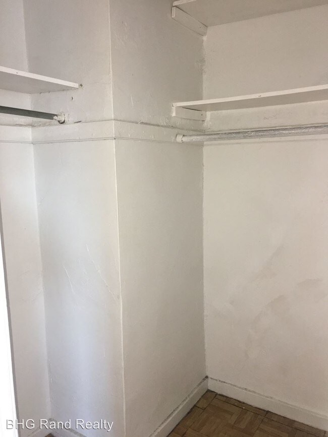 Foto del edificio - 1 br, 1 bath Apartment - 1441 Parker St
