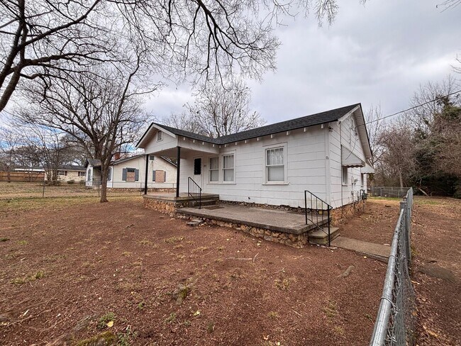 Foto del edificio - 3 Bedrooms- 1 Bathroom- House in East Rome!