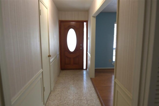 Building Photo - 5514 Beechnut St