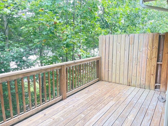 Building Photo - 1731 Brookside Lay Cir