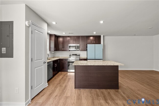 Foto del edificio - 3372 Dewsberry Ln