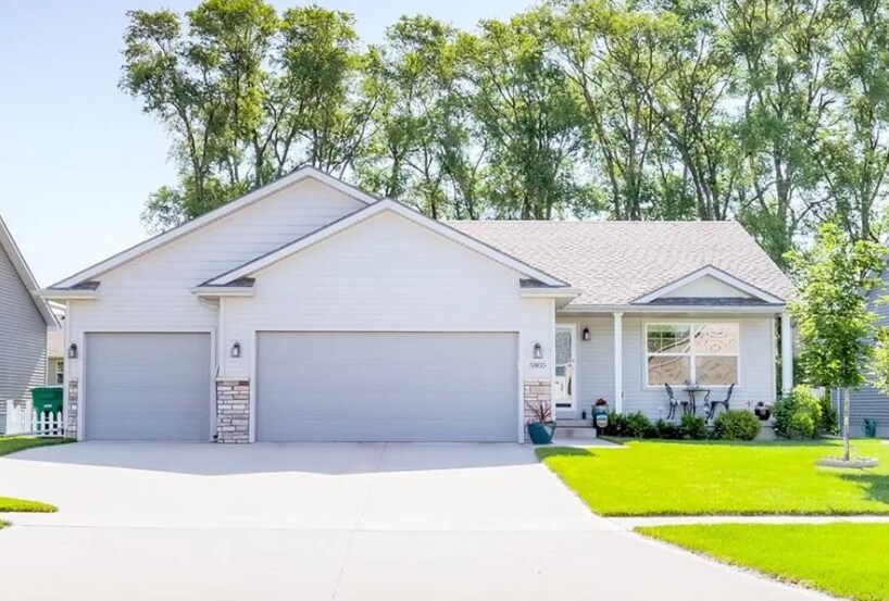 Foto principal - 5805 Pine Ct