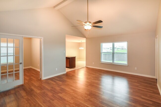 Foto del edificio - 111 Cottonwood Dr