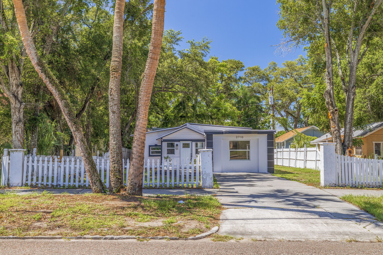 Foto principal - 2710 22nd Ave S