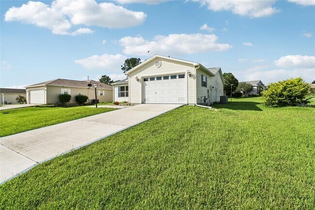Foto del edificio - 8544 SE 177th Bartram Loop