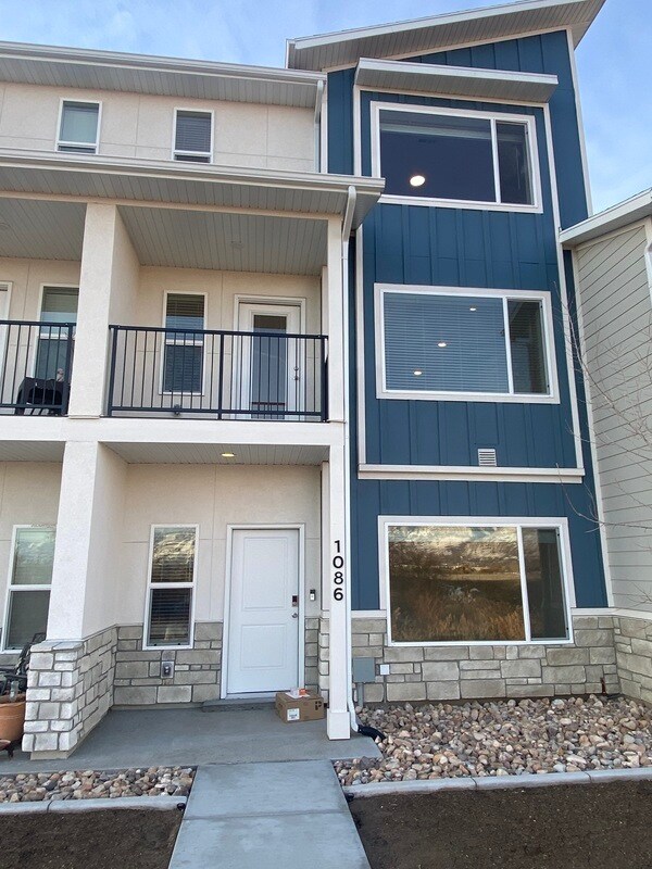 1086 N 1840 W, Farmington, UT 84025 Townhome Rentals in Farmington UT
