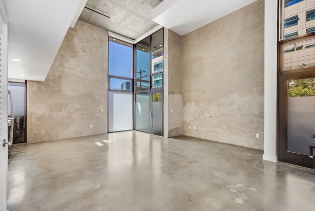 Foto del edificio - Brand New 1 bed/1 Bath Loft at The Mariposa
