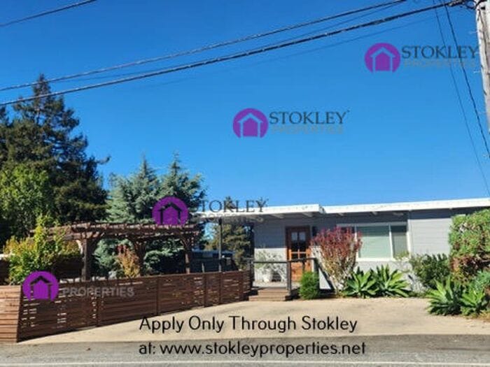 Foto principal - 4311 Fairway Dr