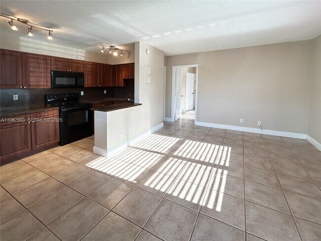 Building Photo - 715 NE 6th St