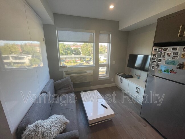 Photo du bâtiment - 925 Leon Ave