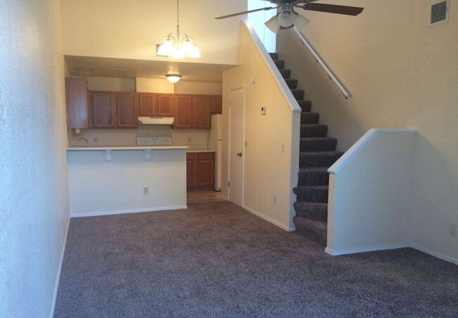 Building Photo - 9810 Walnut Ln