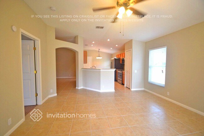 Foto del edificio - 3042 Bellflower Way