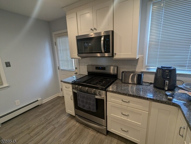 Building Photo - 40 N Auten Ave