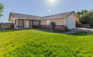 Building Photo - 1632 Whistling Dr