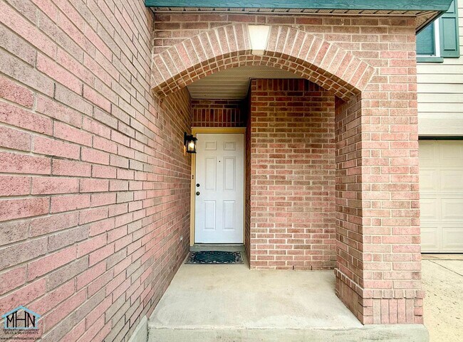 Foto del edificio - Beautifully Updated 2-Story 3-Bedroom, 2.5-Bathroom Gem Nestled in the Heart of San Antonio!