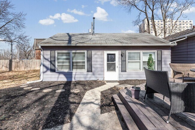 Foto del edificio - New Renovated Two Bed One Bath Home!!!