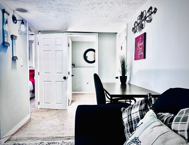 Foto del edificio - 17306 Clairfield Ln