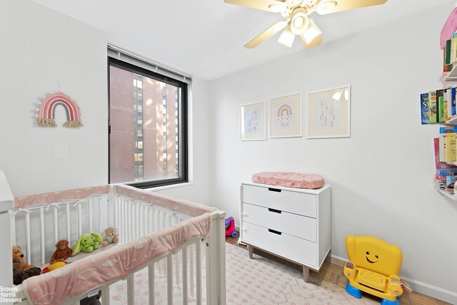 Building Photo - 1 Bed + Office/Den