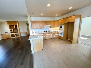 Building Photo - Stunning Spacious Home with Views (16376 S...