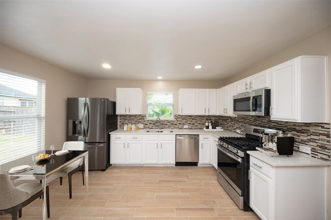 Foto del edificio - 20510 Raincrest Dr