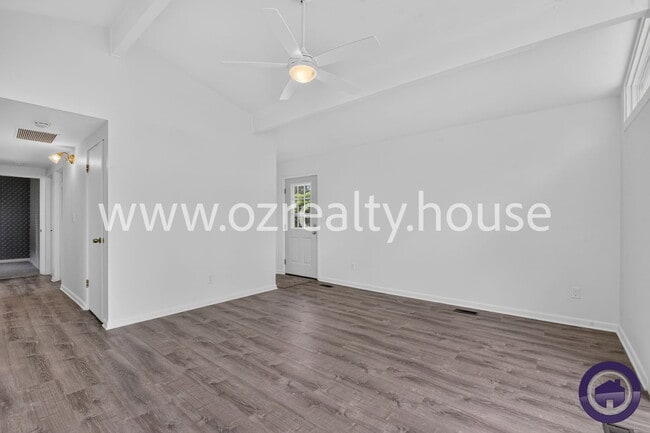 Building Photo - 1214 Elco Ave