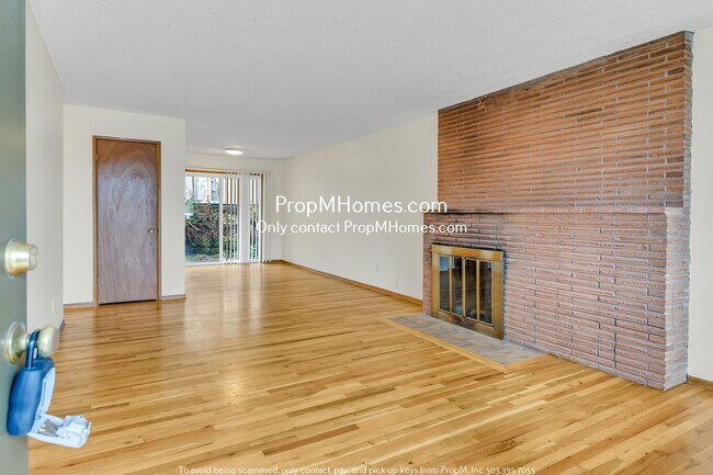 Foto del edificio - Charming Two Bedroom Unit in Mt Tabor!