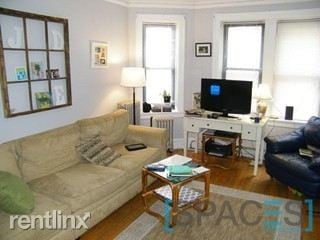 Building Photo - 1614 W Berteau Ave