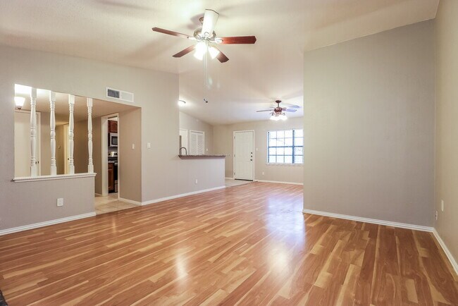 Foto del edificio - 6615 Springfield Dr