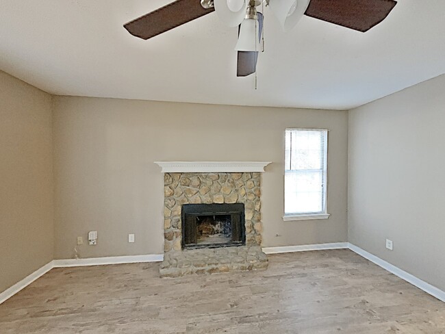Building Photo - 33 Braemill Ct