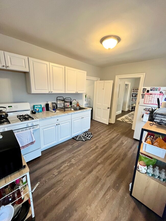 Building Photo - 42 Elmwood Ave