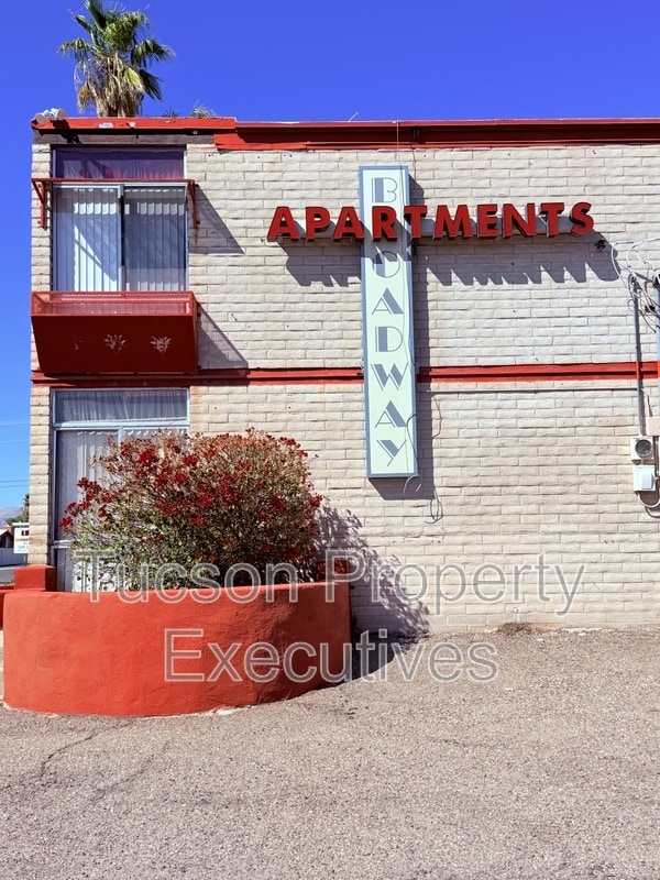 Building Photo - 20 N Leonora Ave