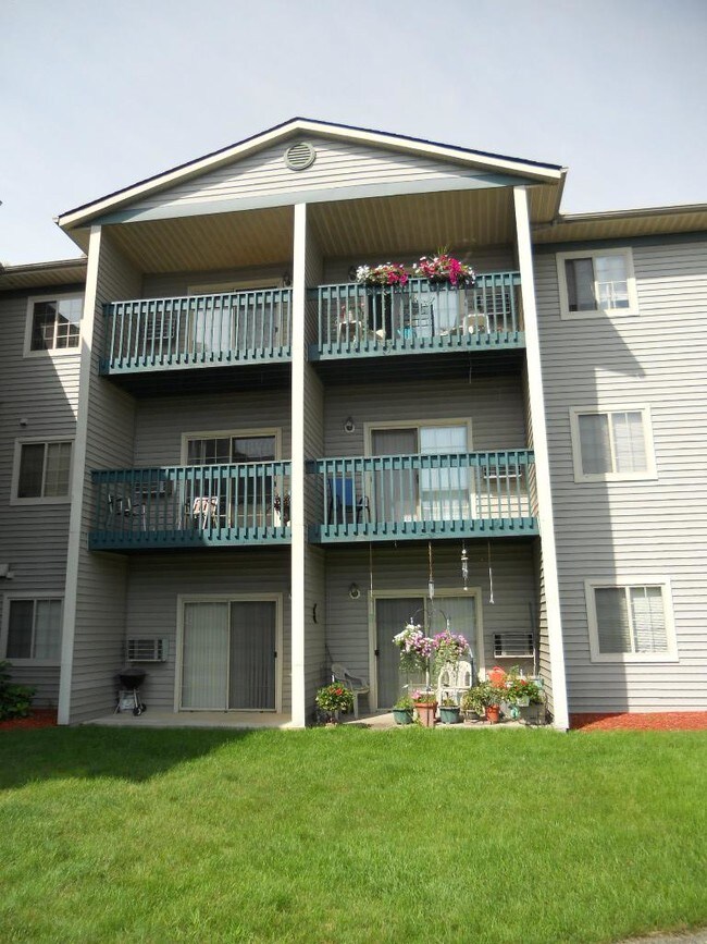 Colonial Meadows Senior Community Apartments Pontiac, MI