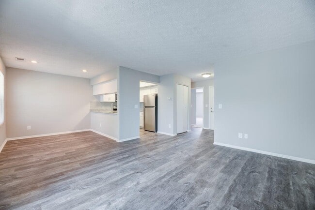 Building Photo - Wexford Lakes Apartments and Townhomes