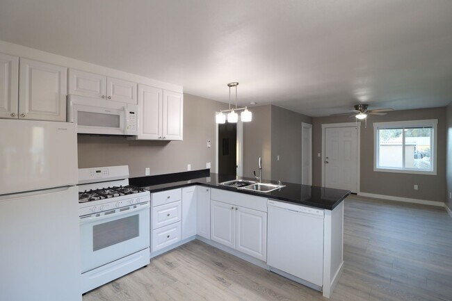 Foto del edificio - Wagon Wheel Mobile Home Park - 2920 Heller Rd