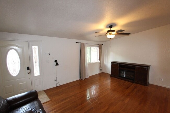 Building Photo - 95 E Camille Dr